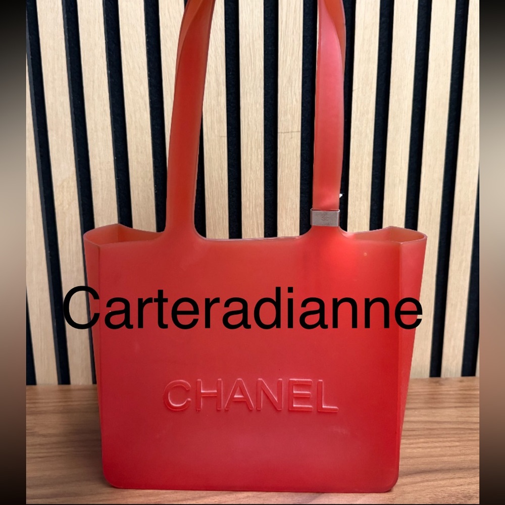 1/59 wins the Burberry! $25 Off $75! Must be used in that show! READ RULES! - Picture 7 of 16